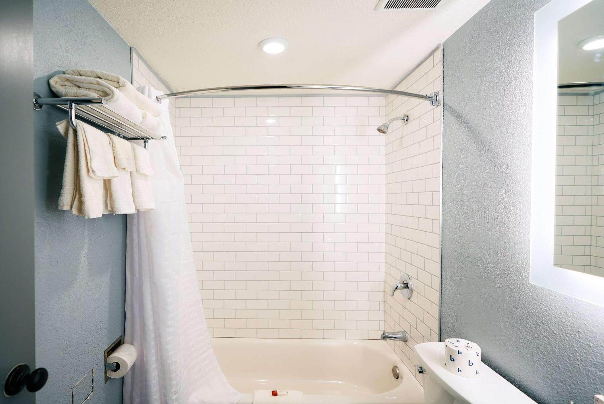 Super 8 By Wyndham Pueblo Hotel Ngoại thất bức ảnh