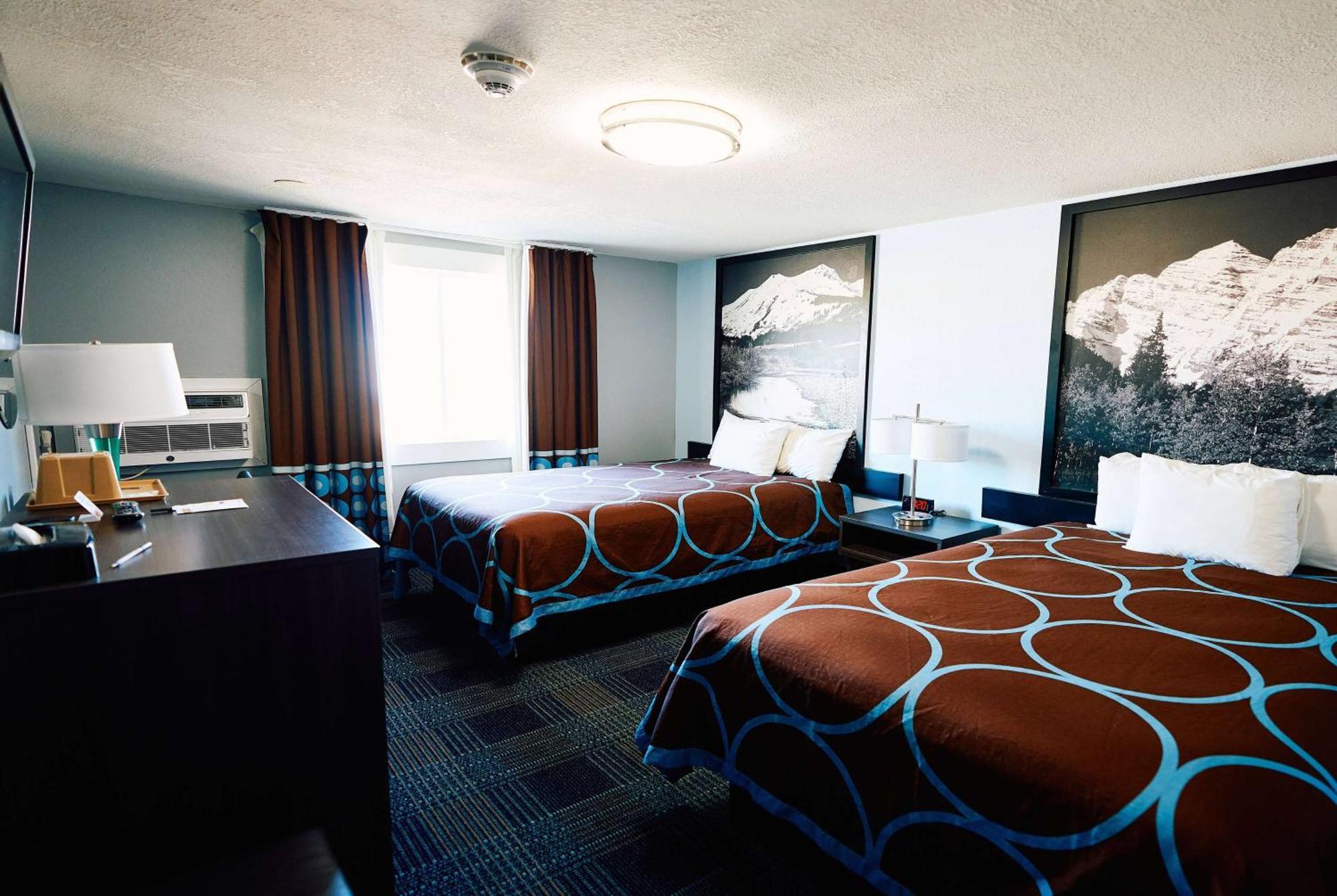 Super 8 By Wyndham Pueblo Hotel Ngoại thất bức ảnh